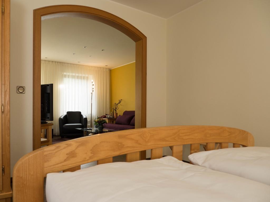 Hotel Landhaus Berghof Wenden  Экстерьер фото